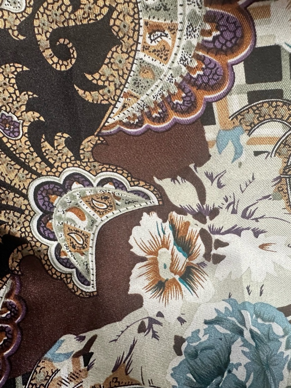 Vintage Sacha Japan Basha Scarf – Versatile Fashion Accessory